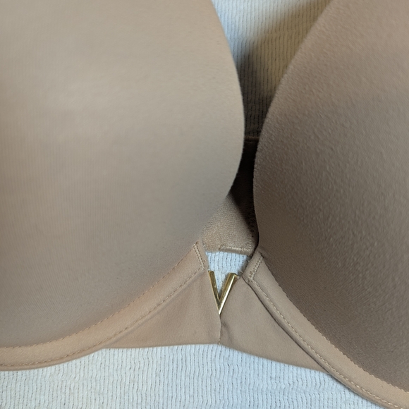 Victoria's Secret Tan Bra - Picture 7 of 9